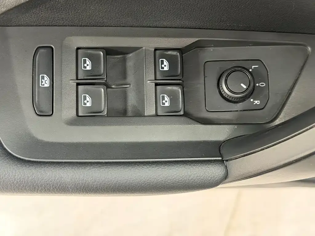 Volkswagen Tharu — фото 9
