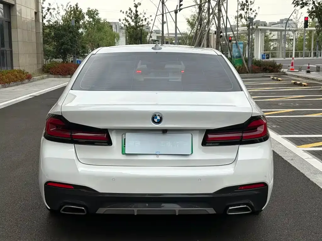 BMW 5 Series New Energy — фото 2