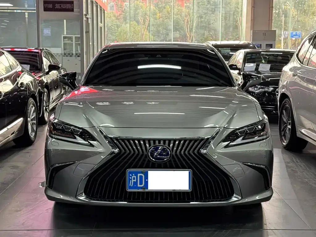 Lexus ES — фото 8