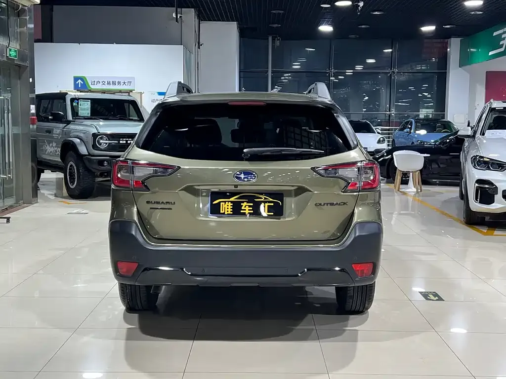 Subaru Outback — фото 6