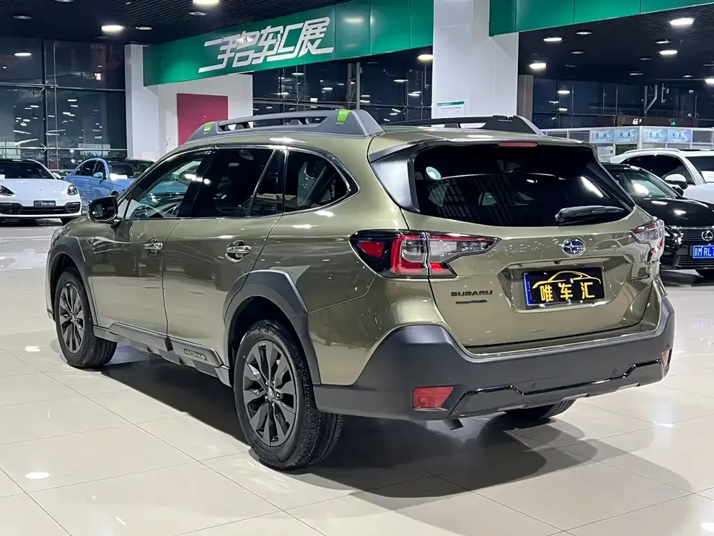 Subaru Outback — фото 7