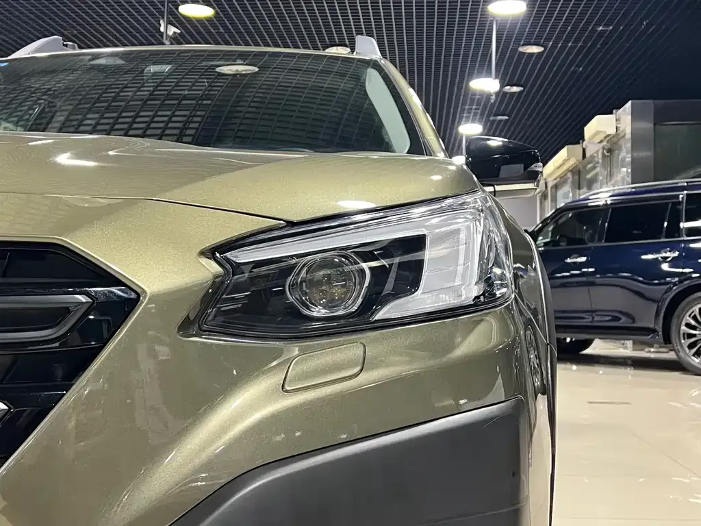 Subaru Outback — фото 10