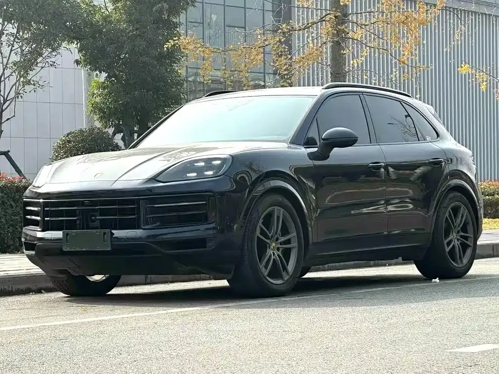 Porsche Cayenne — фото 1