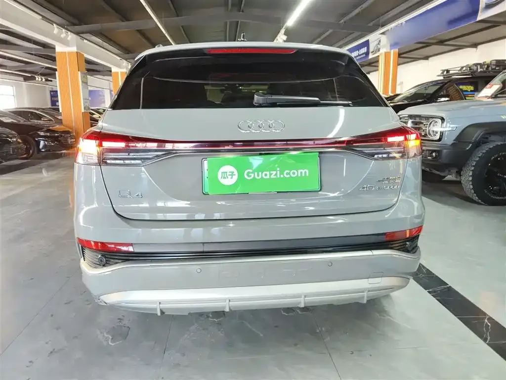 Audi Q4 e-tron — фото 10