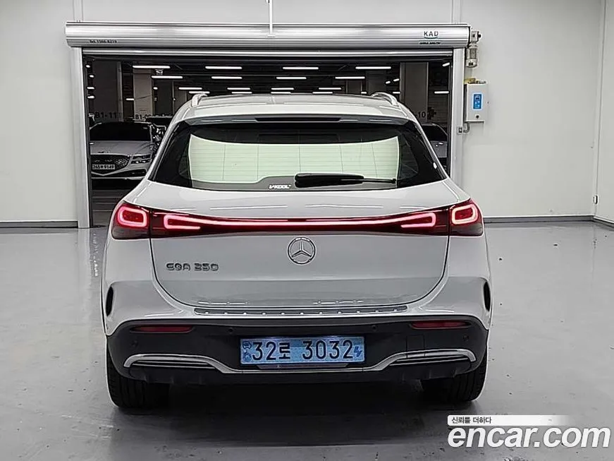Mercedes-Benz EQA — фото 9