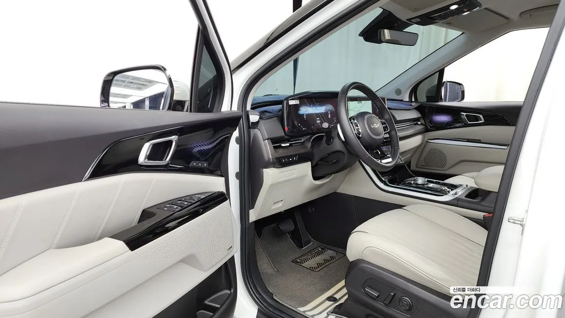 Kia Carnival — фото 10