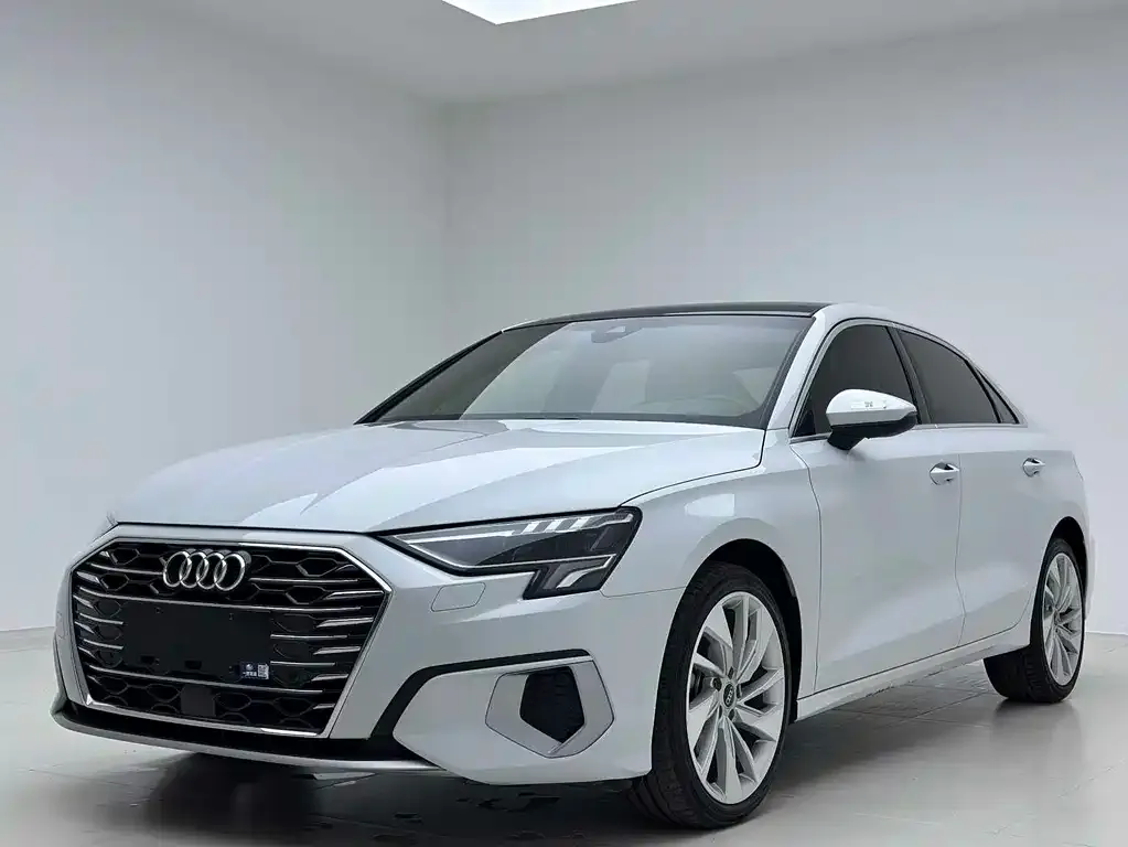 Audi A3 — фото 1