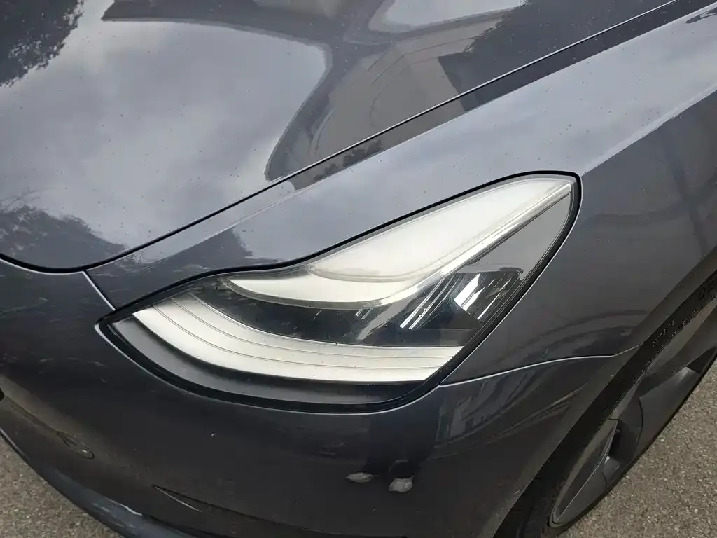 Tesla Model 3 — фото 2