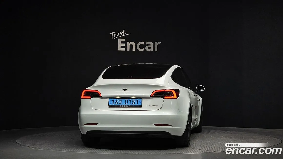 Tesla Model 3 — фото 2