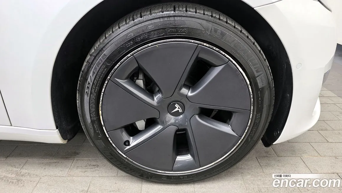 Tesla Model 3 — фото 6
