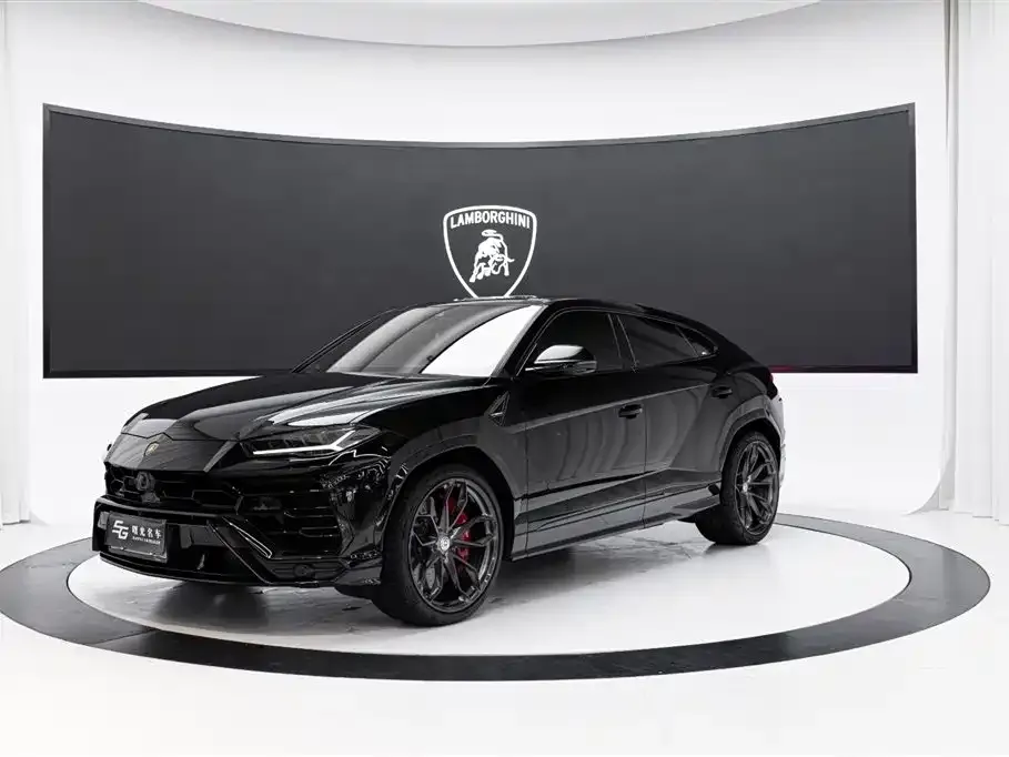Lamborghini Urus — фото 1