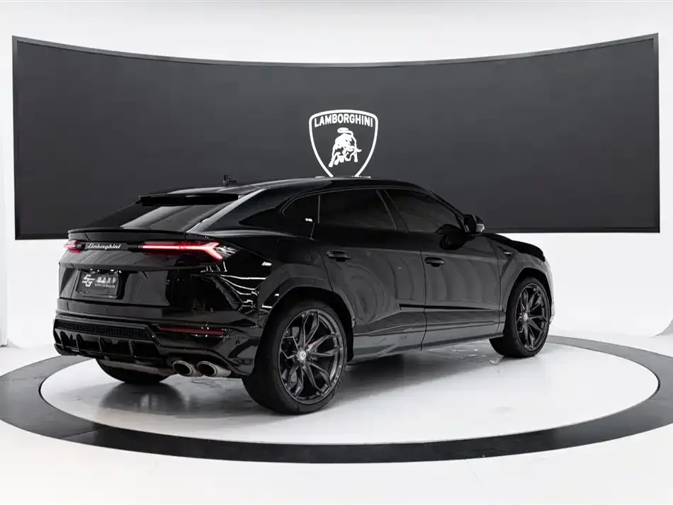 Lamborghini Urus — фото 3