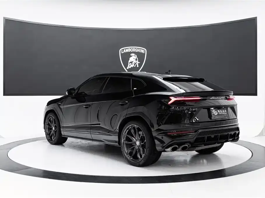 Lamborghini Urus — фото 9