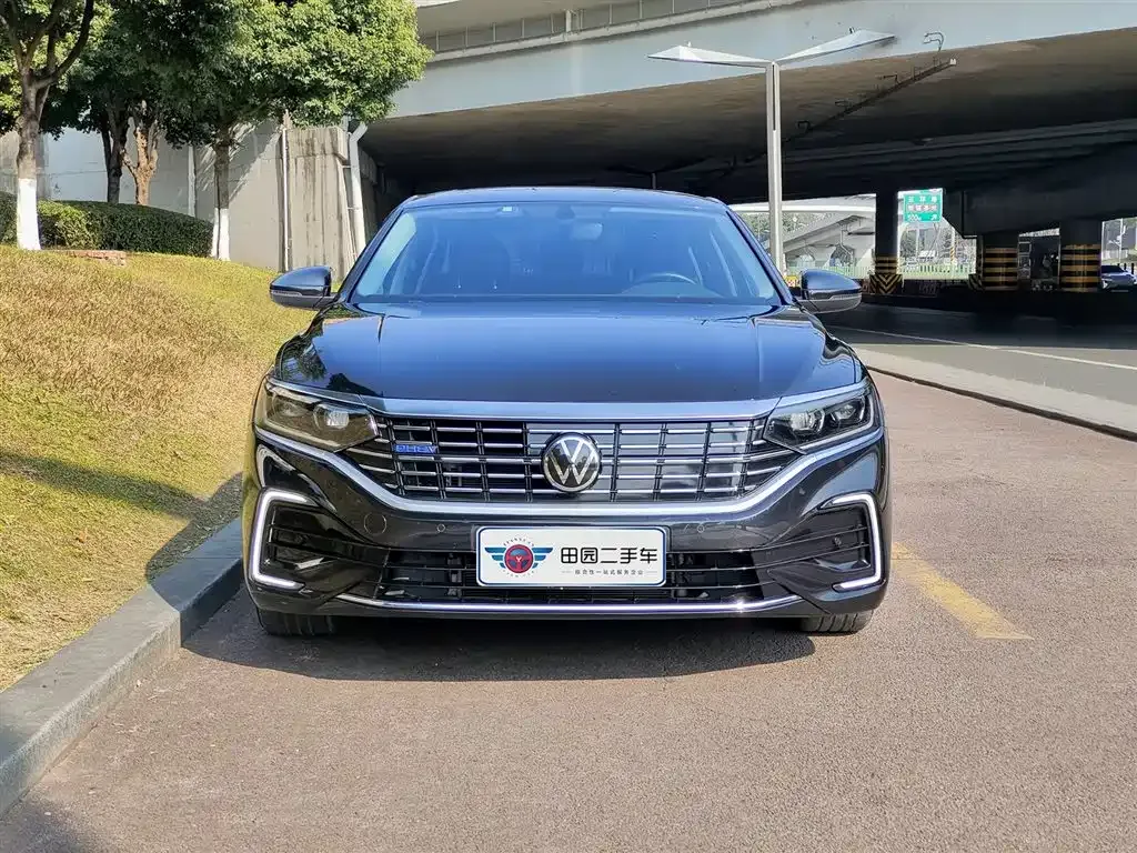 Volkswagen Passat New Energy — фото 10