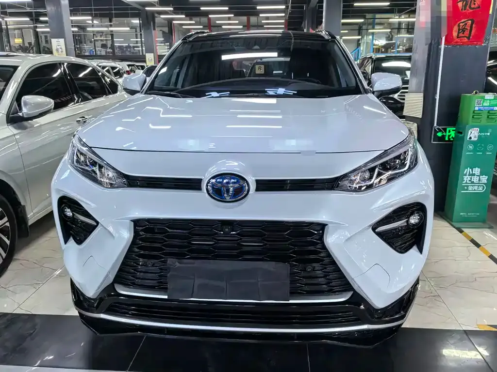 Toyota Wildlander — фото 8