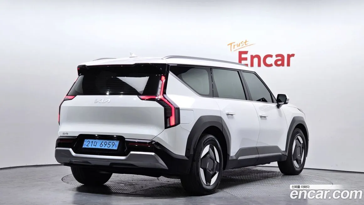 Kia EV9 — фото 2