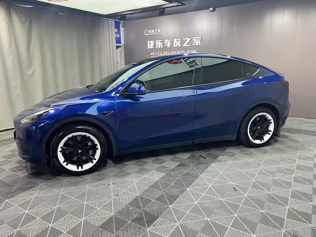 Tesla Model Y — фото 4