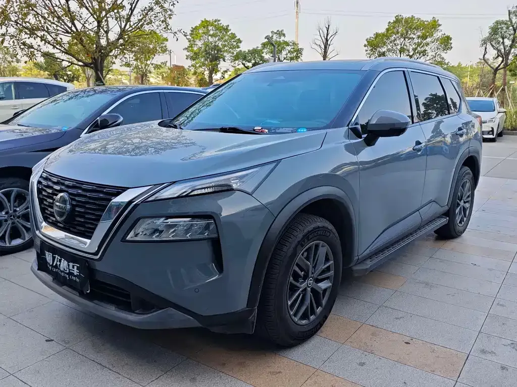 Nissan X-Trail — фото 1