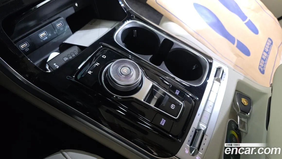Kia Carnival — фото 10