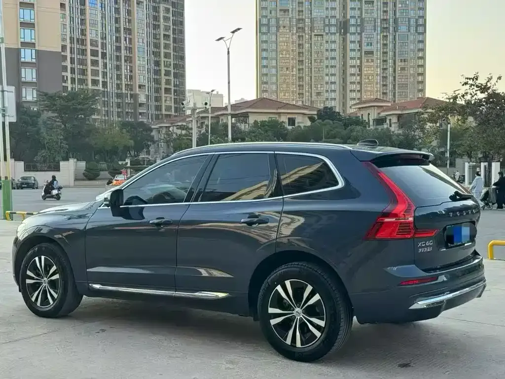 Volvo XC60 — фото 2