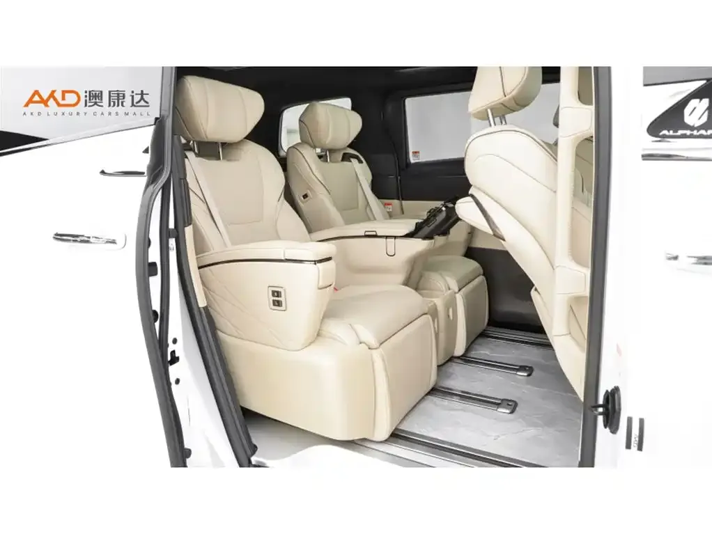 Toyota Alphard — фото 10