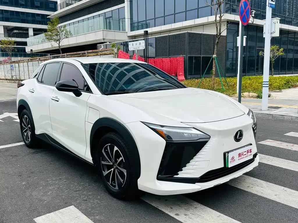 Lexus RZ — фото 3