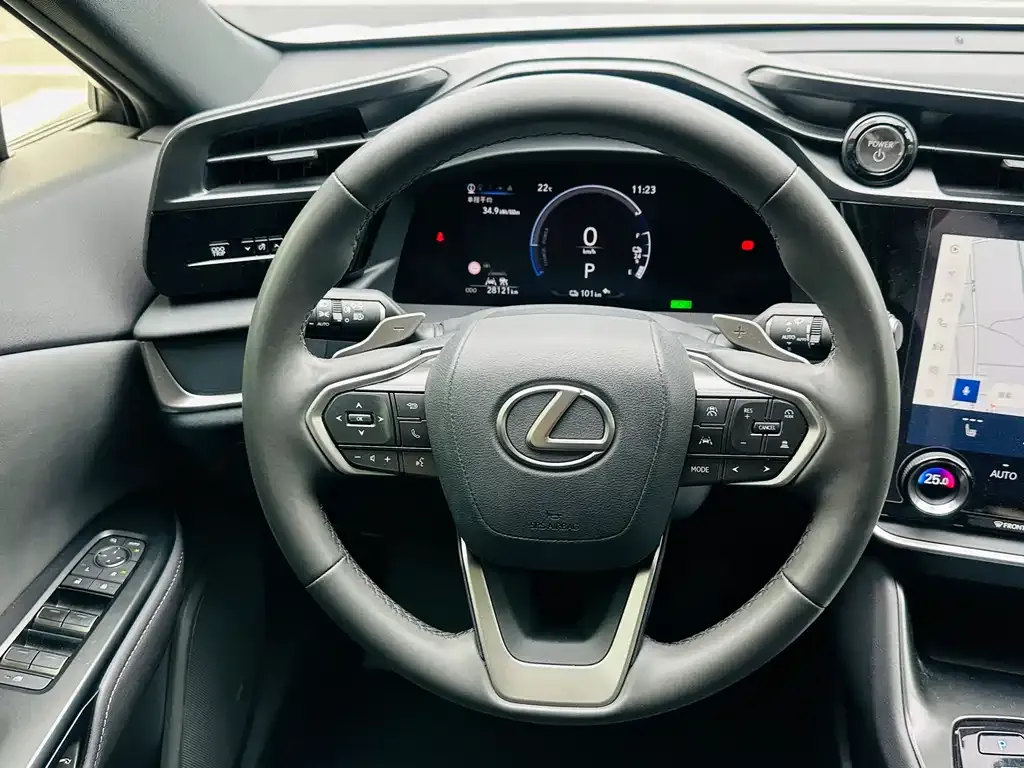Lexus RZ — фото 7