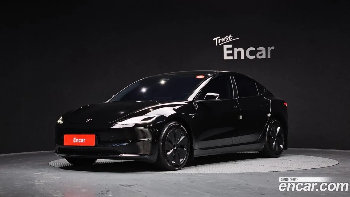 Tesla Model 3 — фото 1