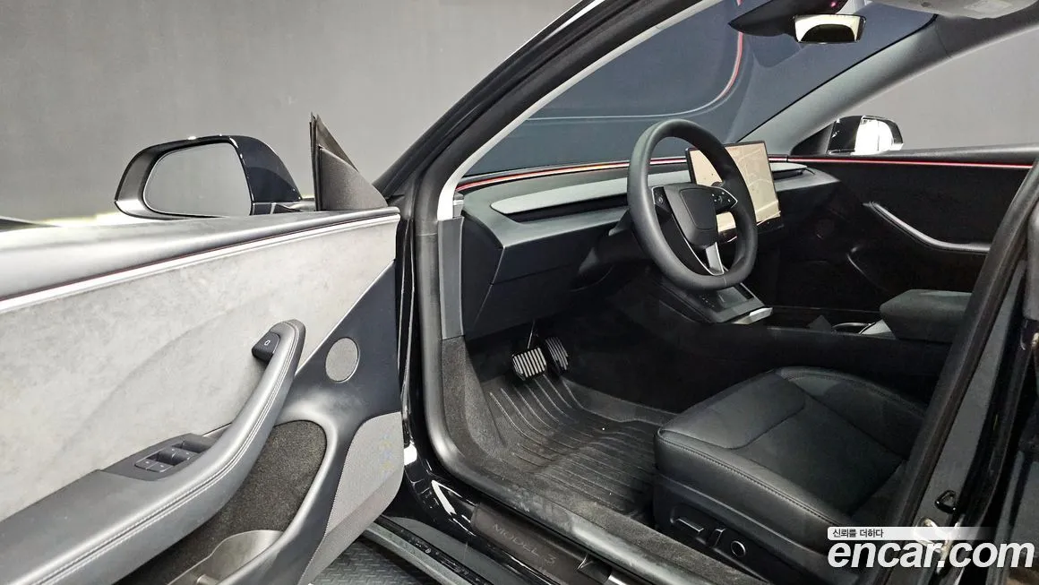 Tesla Model 3 — фото 10