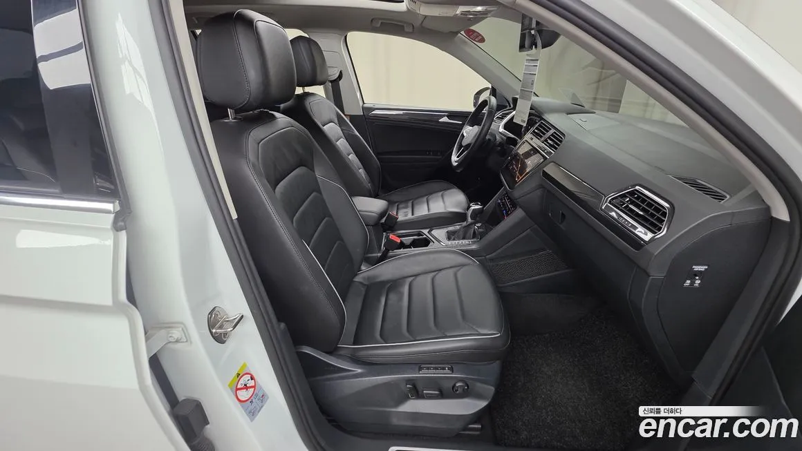 Volkswagen Tiguan — фото 10