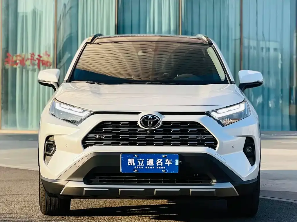 Toyota RAV4 — фото 9