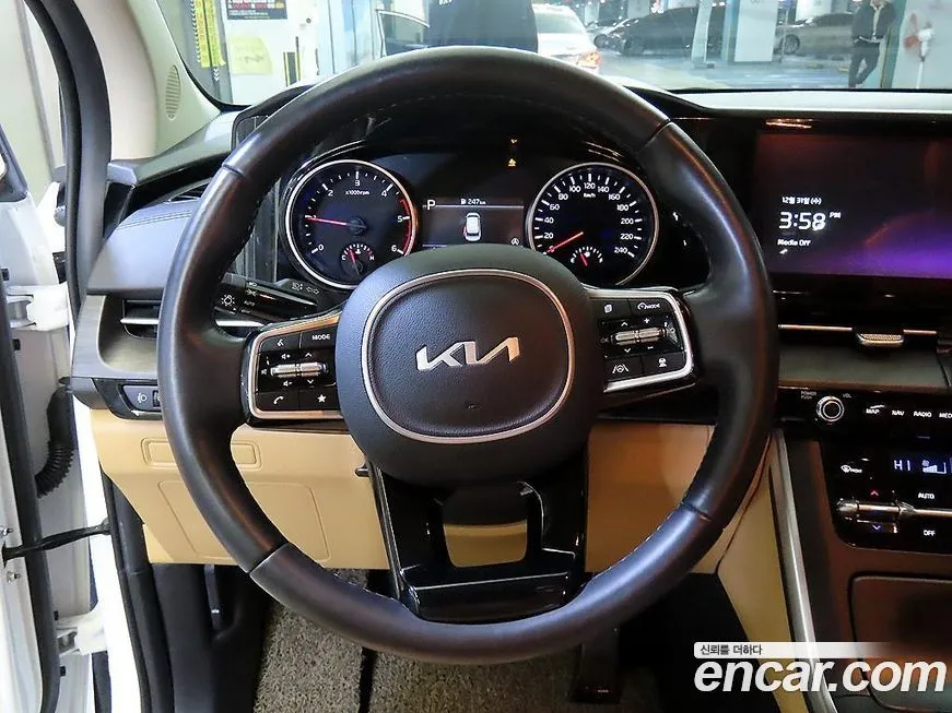 Kia Carnival — фото 9
