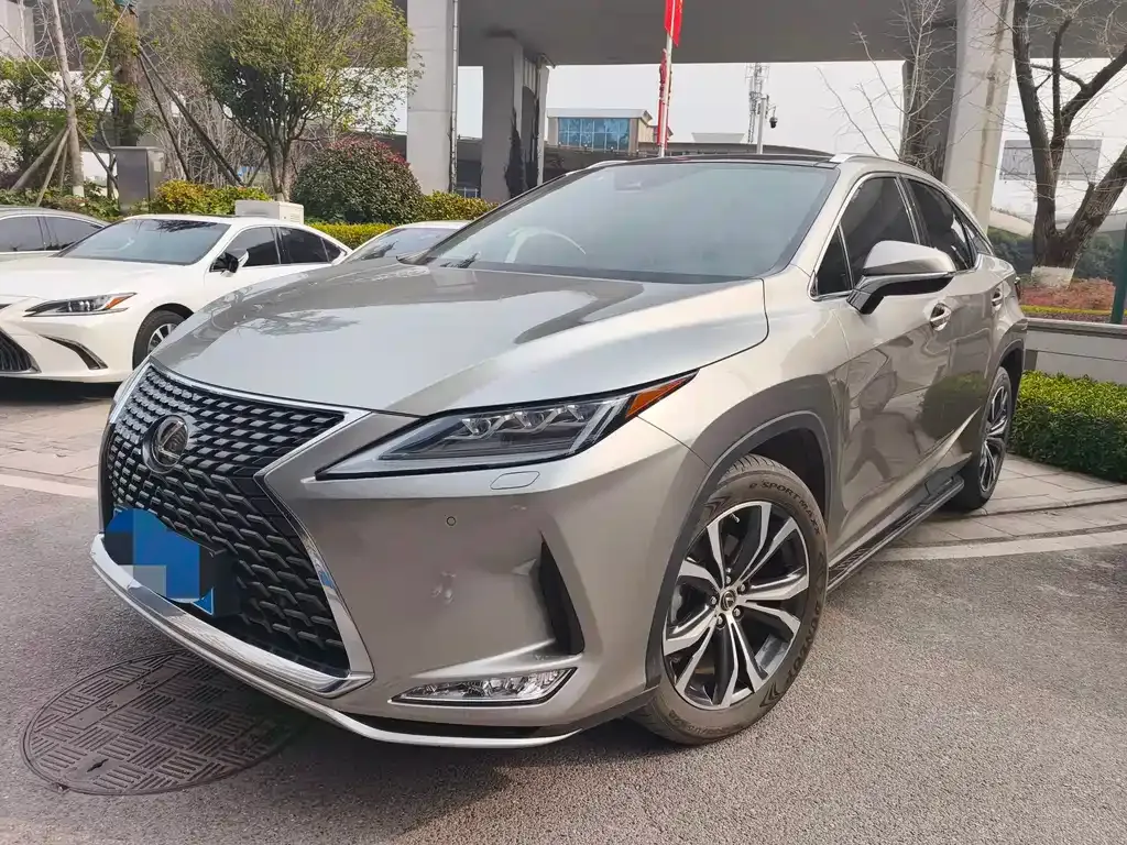 Lexus RX — фото 1