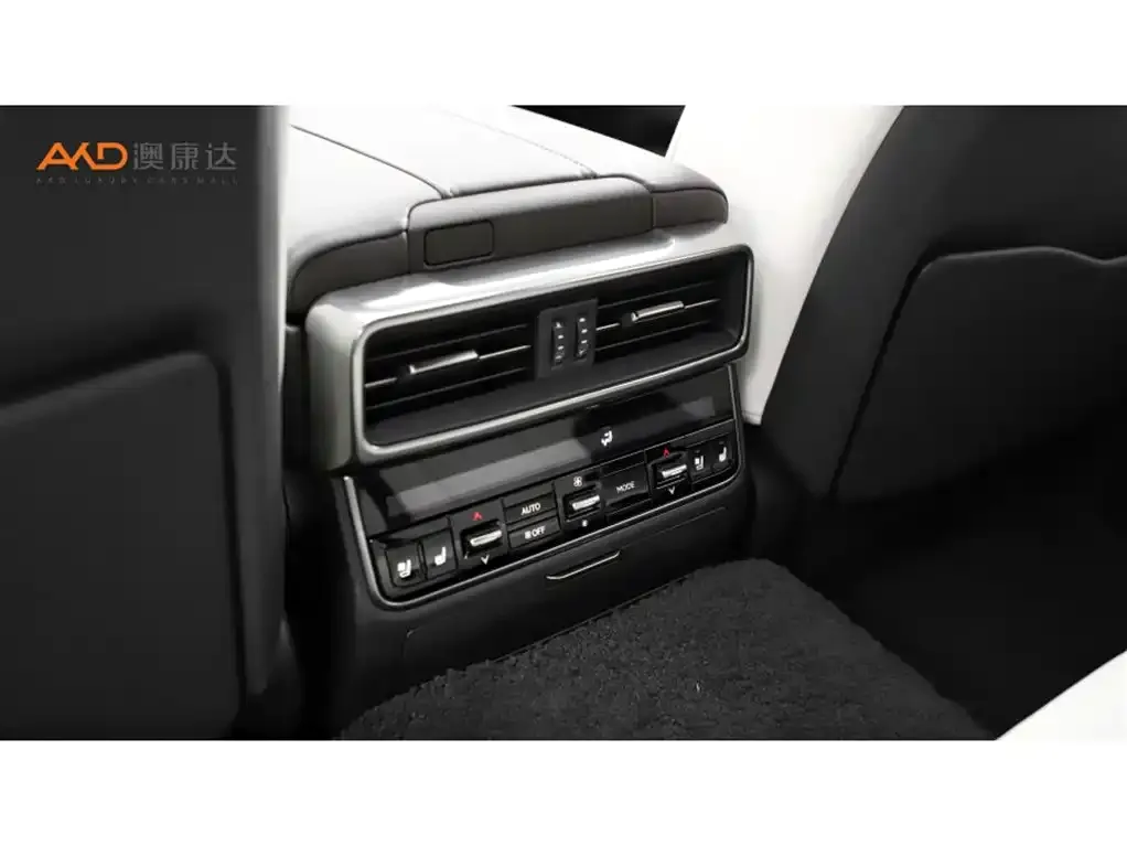 Lexus LX — фото 7