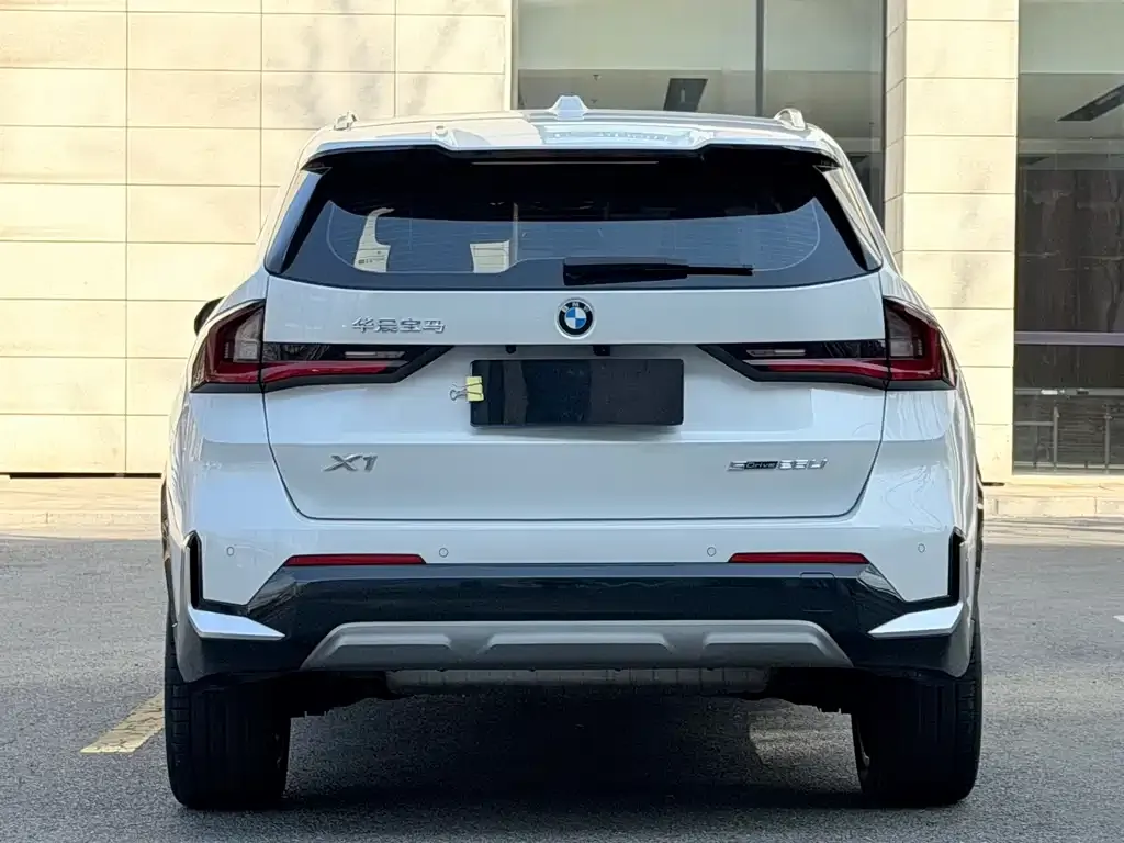 BMW X1 — фото 10