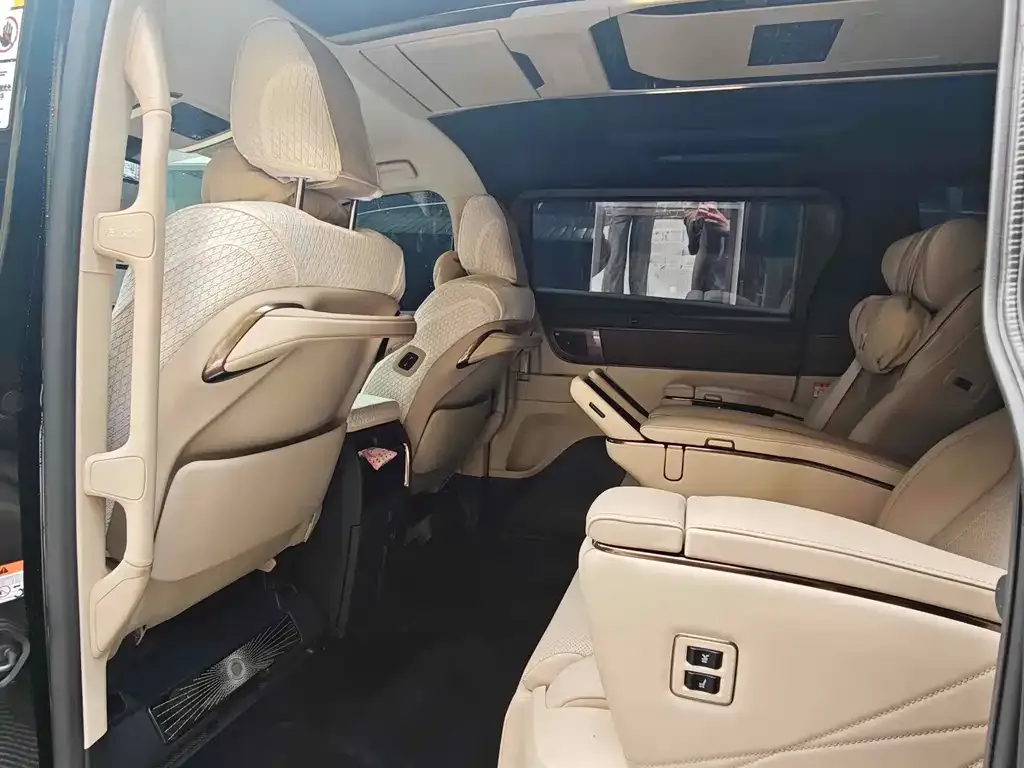 Toyota Alphard — фото 7