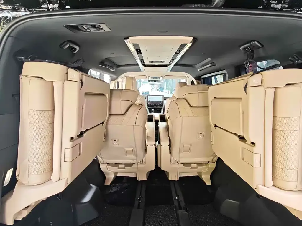 Toyota Alphard — фото 2