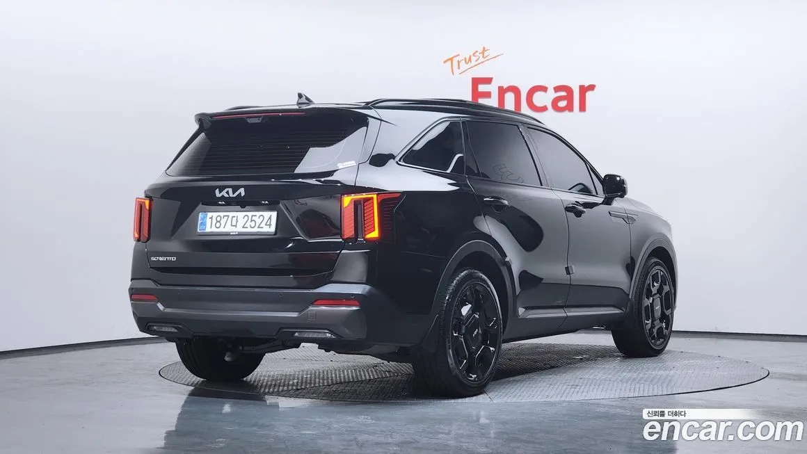 Kia Sorento — фото 6