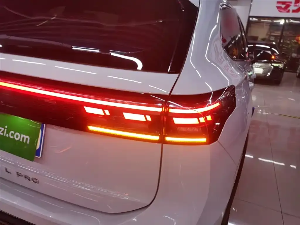 Volkswagen Tiguan L — фото 4