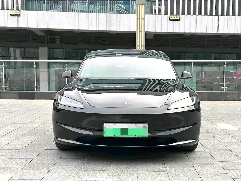 Tesla Model 3 — фото 2