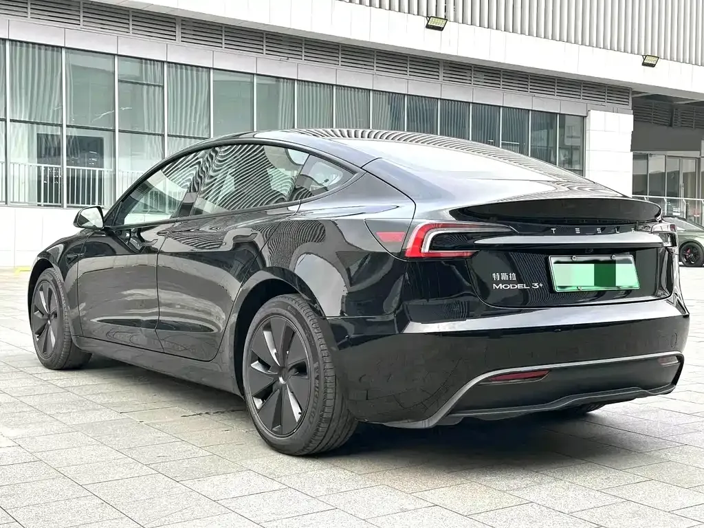 Tesla Model 3 — фото 5