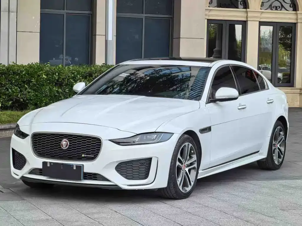 Jaguar XEL — фото 1