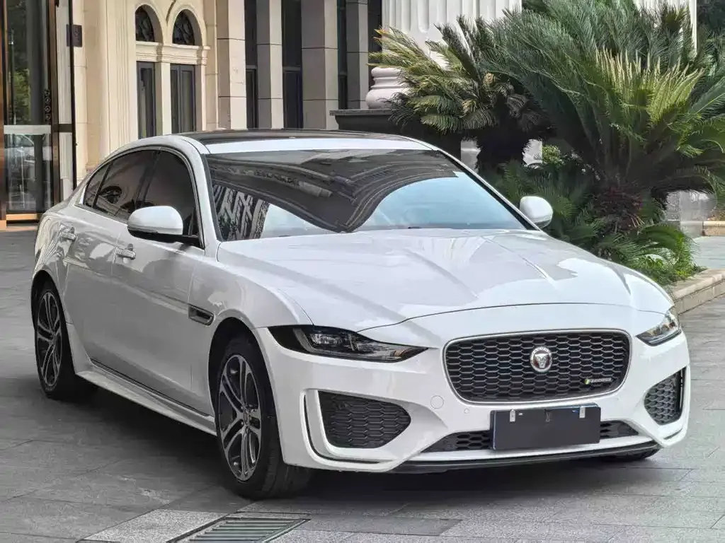 Jaguar XEL — фото 3