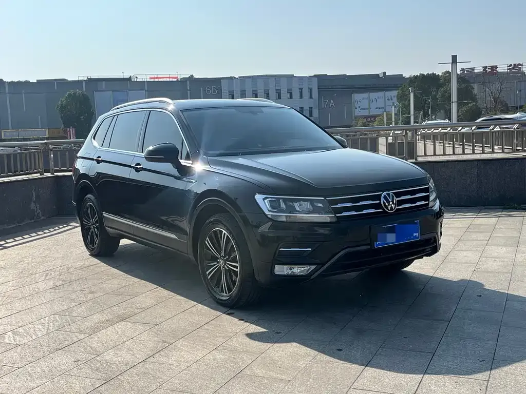 Volkswagen Tiguan L — фото 6