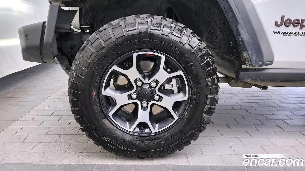 Jeep Wrangler — фото 10