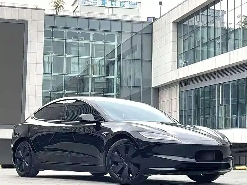 Tesla Model 3 — фото 4