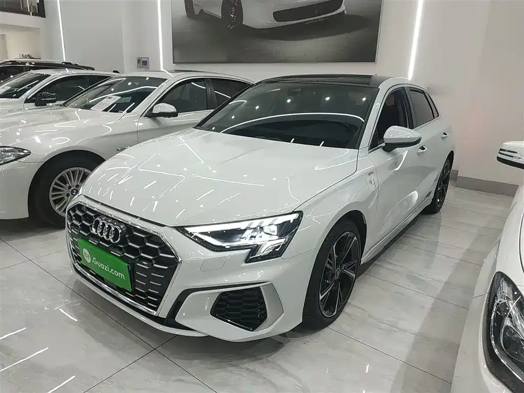 Audi A3 — фото 1