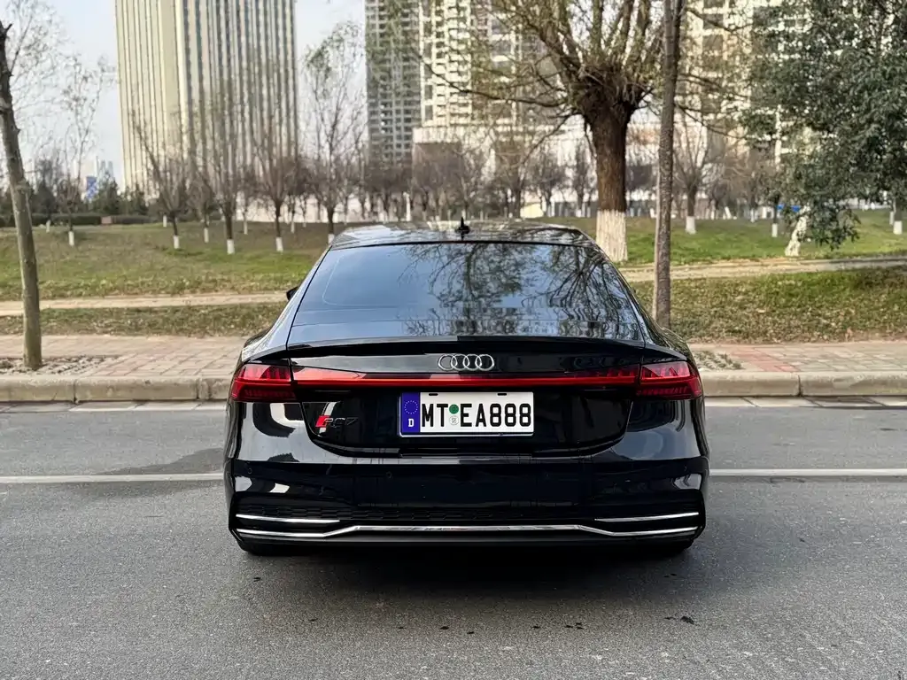 Audi A7 — фото 7