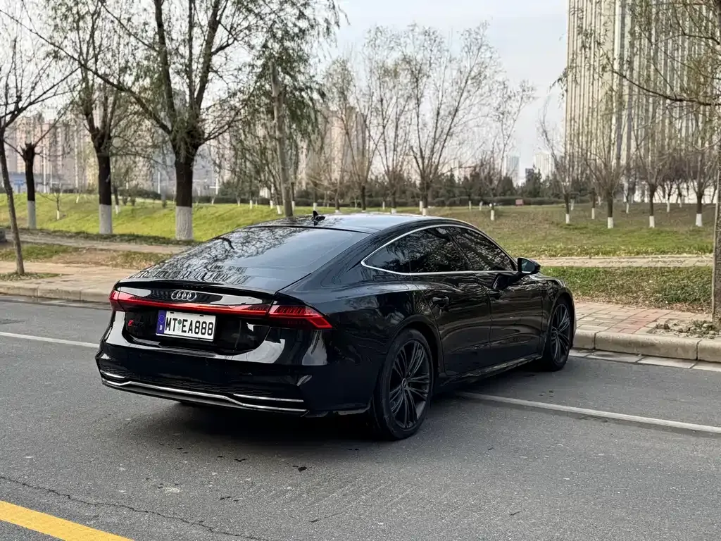 Audi A7 — фото 8