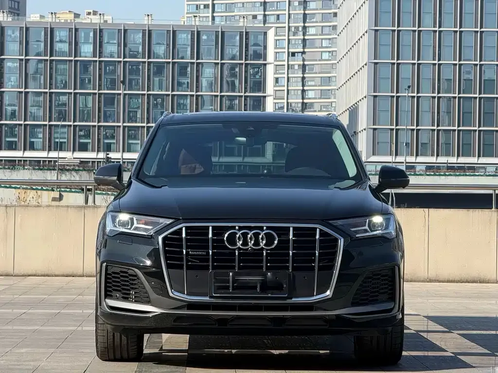Audi Q7 — фото 10
